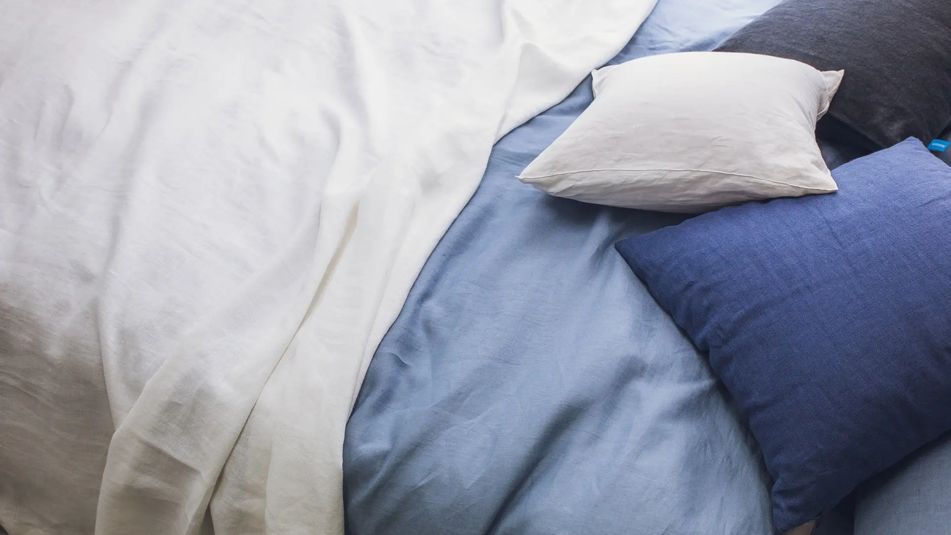Bed met dekens