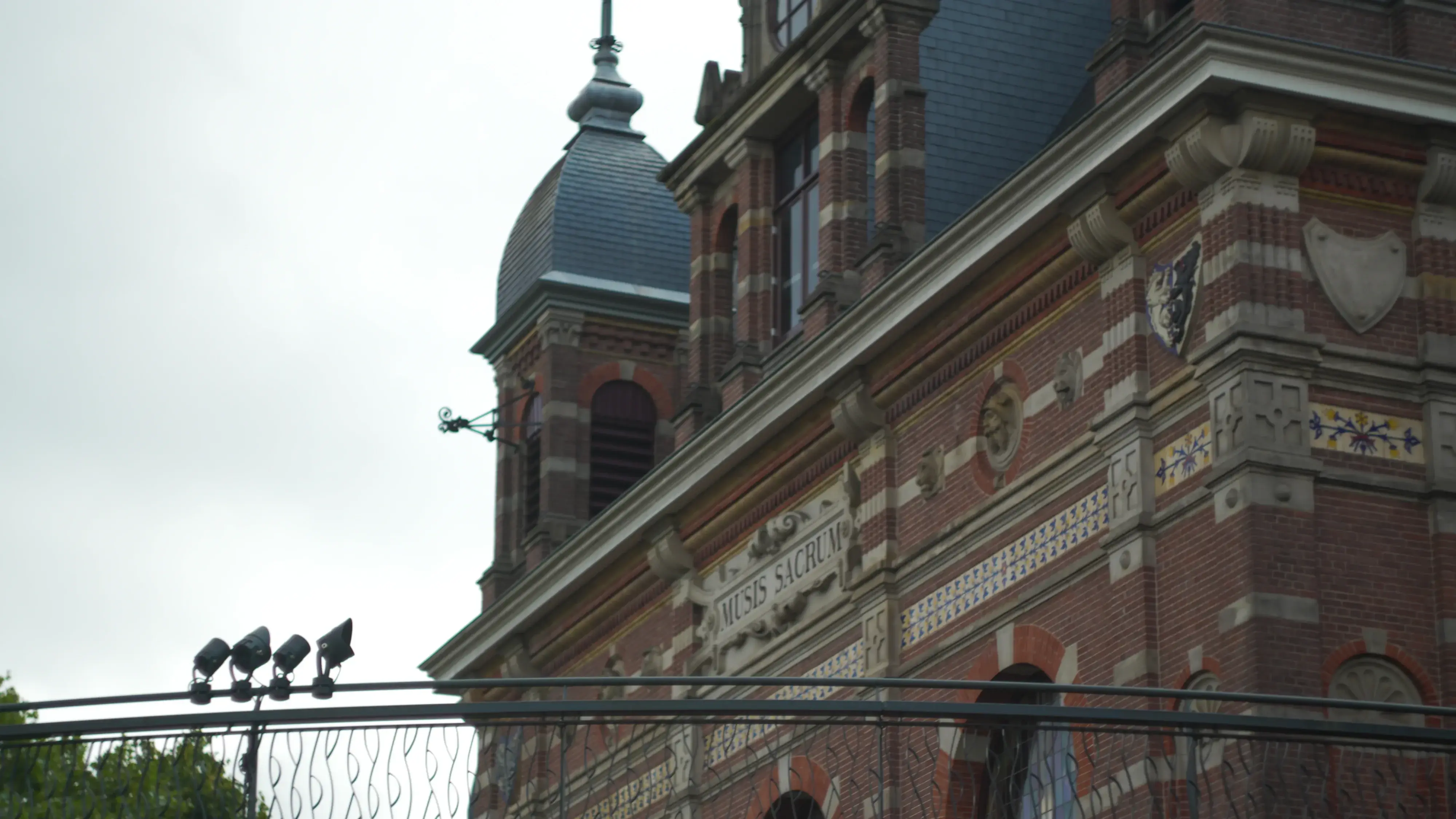 Musis Voorvleugel